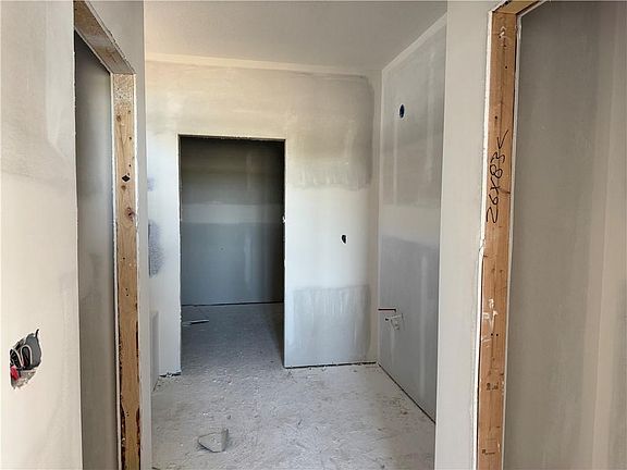 4th image of 20768 W 188th St