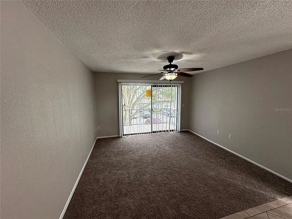 Building Photo - 6020 Village Cir #6020