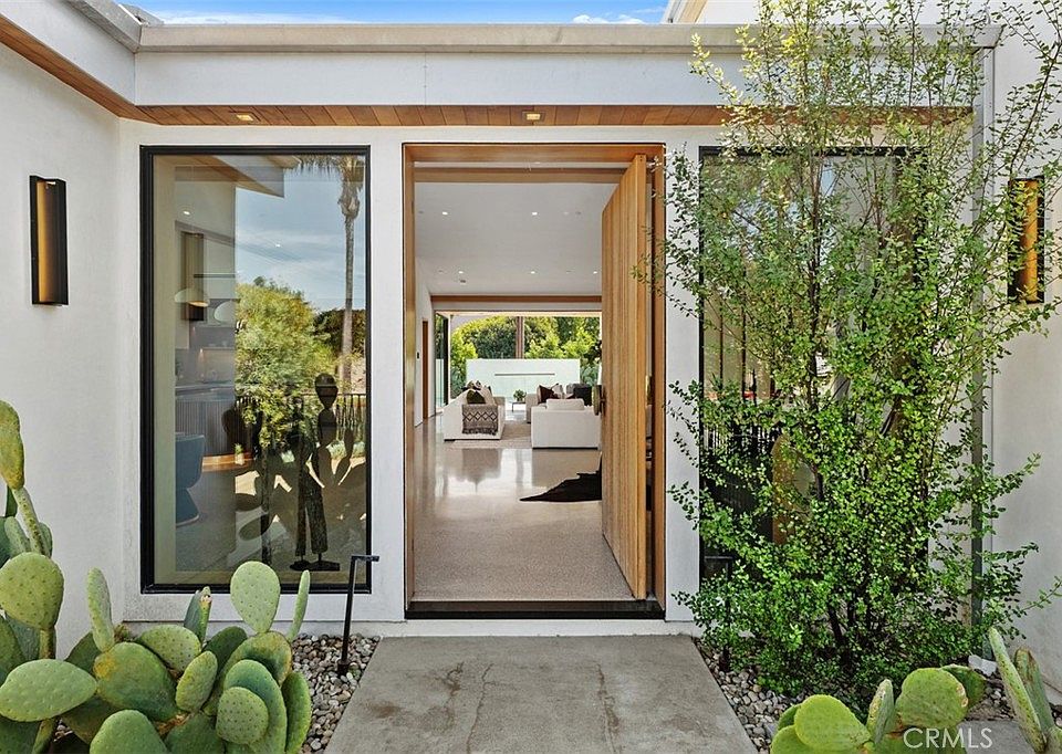 2398 Redlands Dr, Newport Beach, CA 92660 | MLS #OC26070303 | Zillow