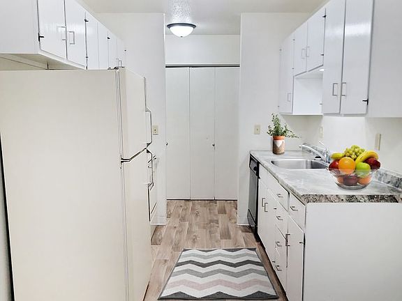 3rd image of 1401 5th Ave SE #18