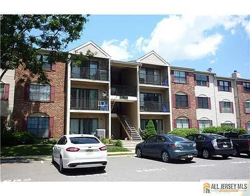 388 Lancaster Ct Photo 1