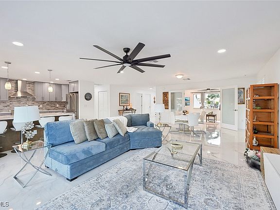 3rd image of 1819 SE 43rd St