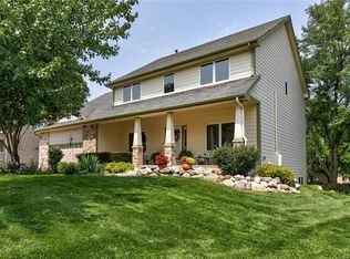 2525 Country Side Pl, West Des Moines, IA 50265
