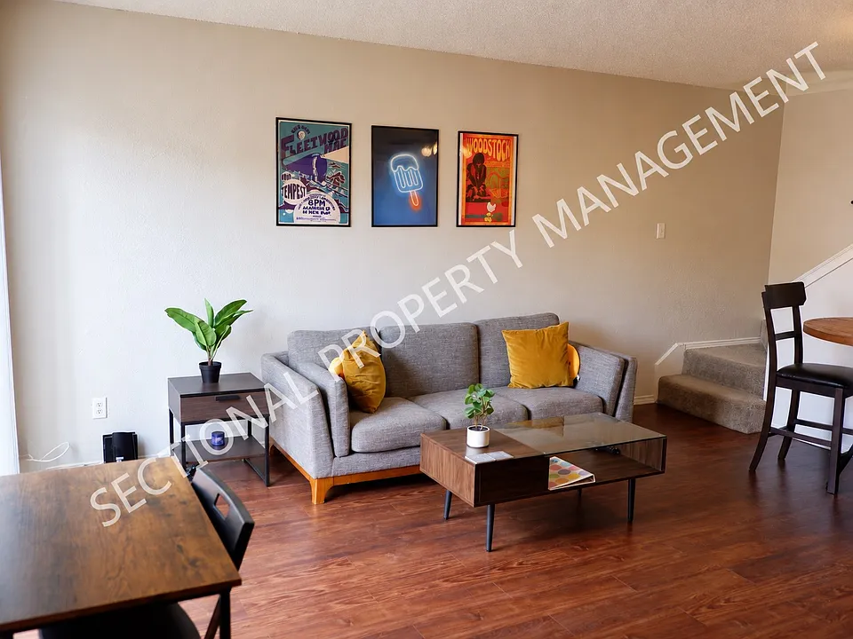 715 N Center St #4