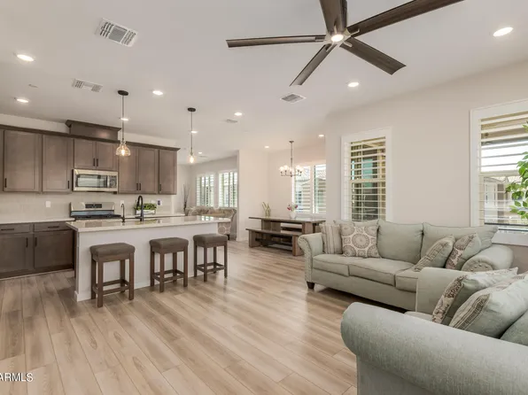 733 E LARK Street #201, Gilbert, AZ 85297