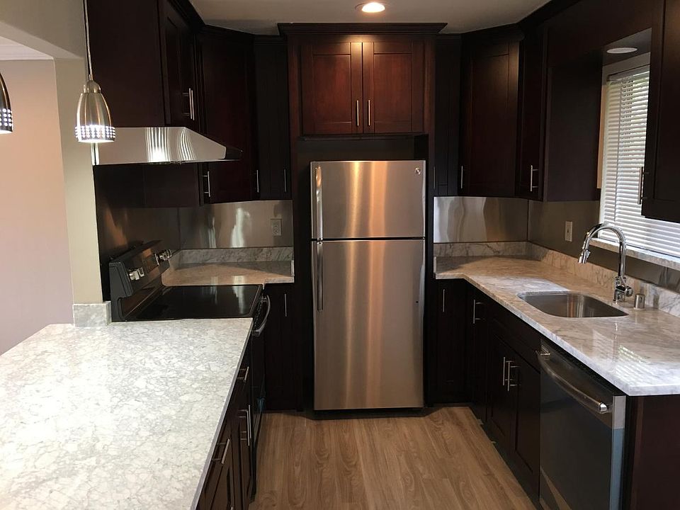 1st image of 448 Mariposa Ave APT 6