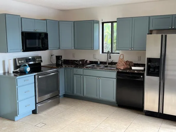 6003 Waterview Cir, Palm Springs, FL 33461