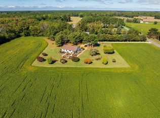 8402 Seaside Rd, Nassawadox, VA 23413