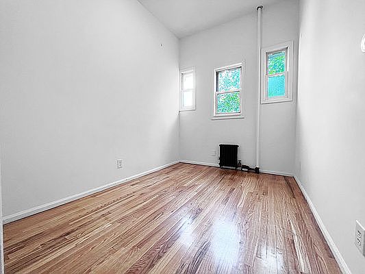 4th image of 94 Diamond St #2B