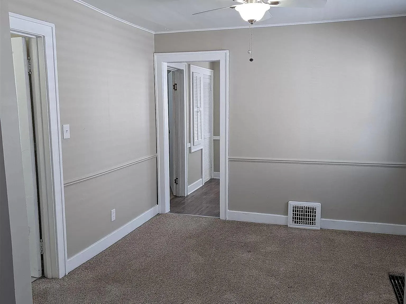 22624 Maxine St — Photo 4