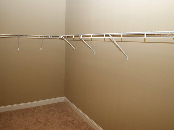 Master B/R Walkin Closet