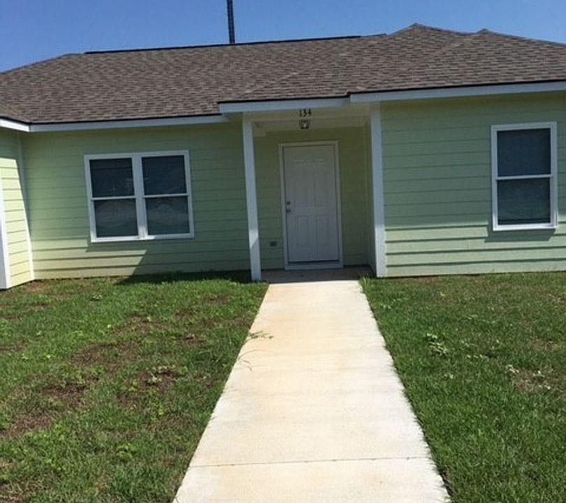 1st image of 134 Twelve Oaks Ct