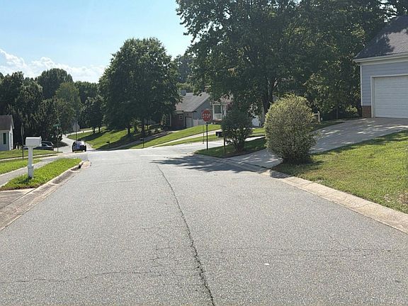 4th image of 11100 Clayford Rdg