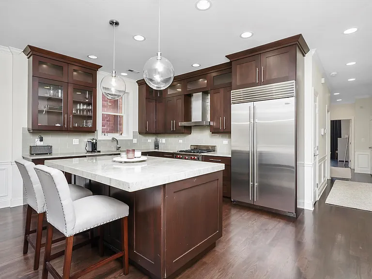 2731 N Wilton Ave #2 — Photo 7