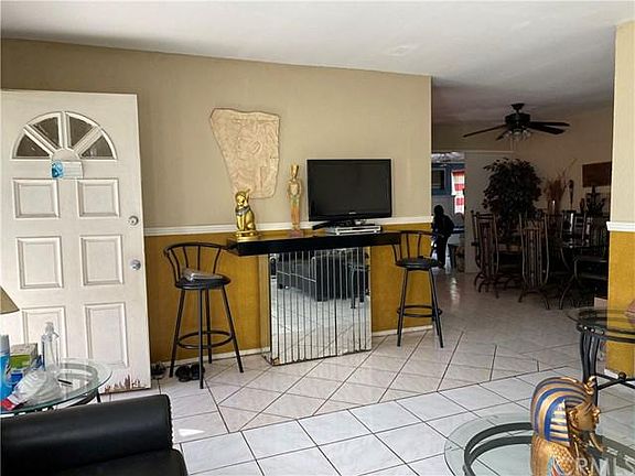 4th image of 1027 Diane Pl