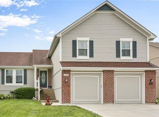 175 W Colleen Dr, Gardner, KS 66030