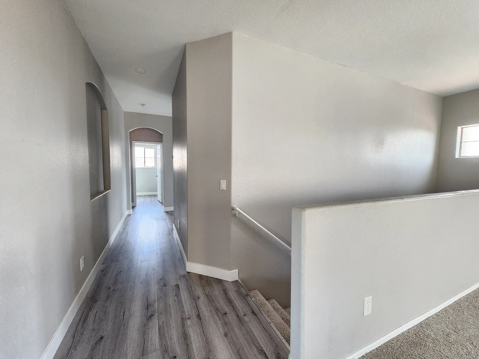 5 bed, 2.5 bath, 2926 sqft, $4,000 — Photo 3