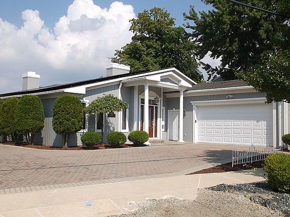 3rd image of 143 Potter Dr