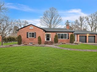 41 Shaker Rd, Longmeadow, MA 01106