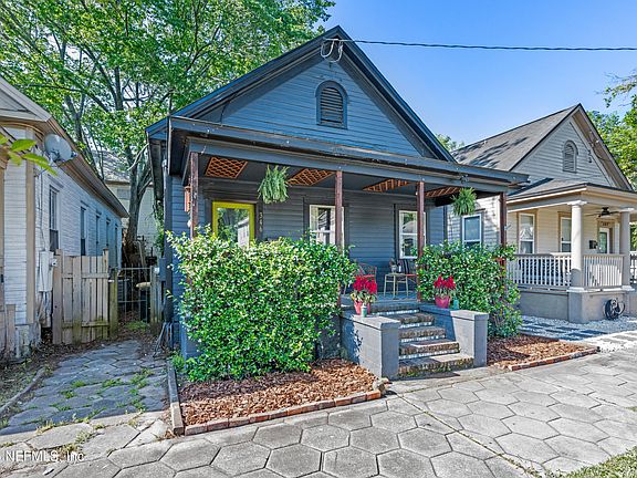 4th image of 346 E 9TH Street