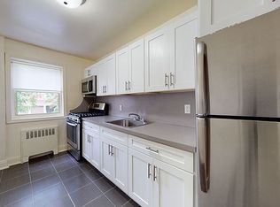 121 Arlo Rd APT 2A, Staten Island, NY 10301