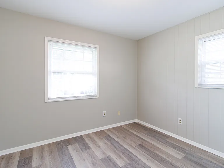 1445 Rolling Ridge Dr — Photo 17
