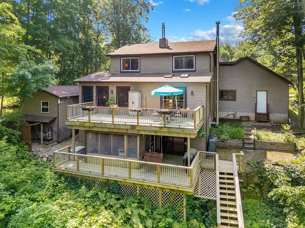 E4524 W Redstone Dr, La Valle, WI 53941