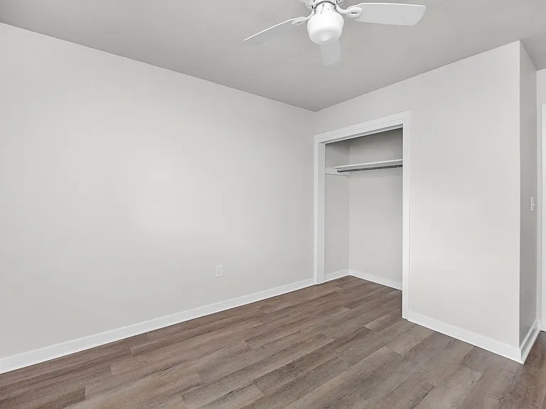 3760 Bayou Blvd — Photo 24