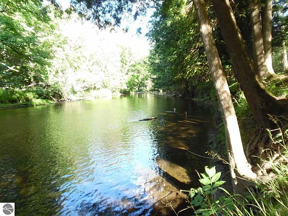 5th image of 14440 River Dr