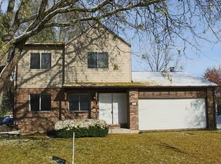 471 Laura Ct, Naperville, IL 60563