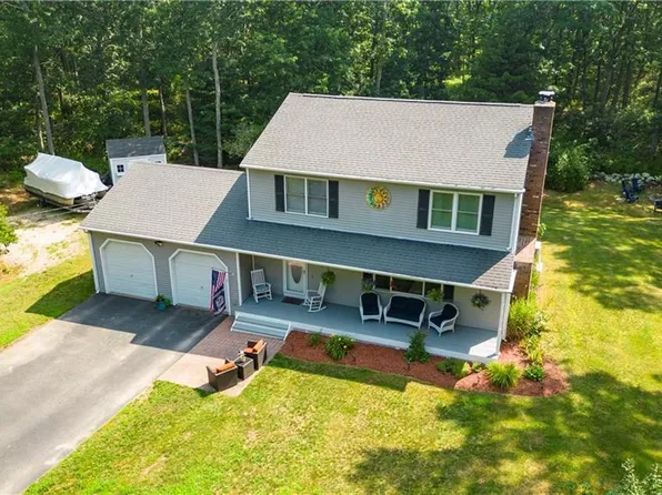 76 E Quail Run, Charlestown, RI 02813