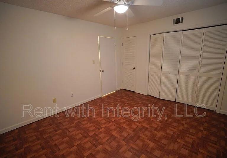 2335 Parrot Ln — Photo 10
