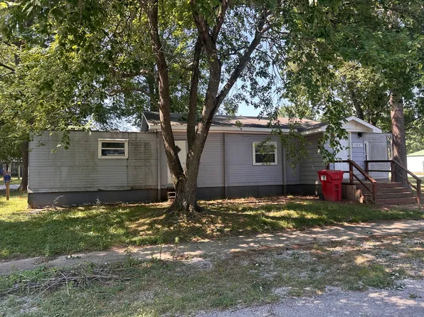 17016 Division St, Logan, IL 62856