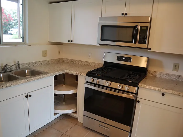 4241 Plaza Oro Loma #B — Photo 4