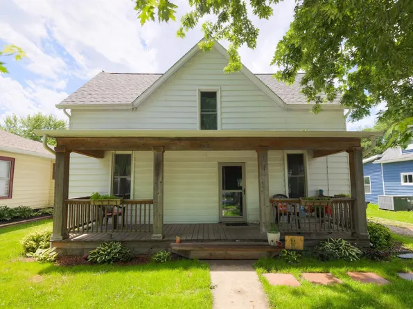 212 S Main St, Otterbein, IN 47970