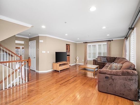 5th image of 407 Fairgate Dr
