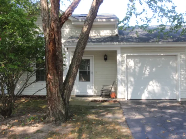 3023 Ilene Dr, Island Lake, IL 60042