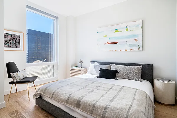 Rented by Greystar | media 32