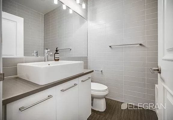 5th image of 326 Melrose St APT 2A