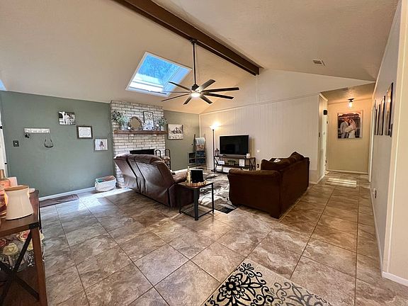 4th image of 6225 Oakcrest Dr