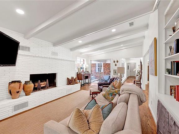 5th image of 8960 Morphy Ave