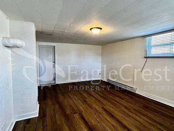 3rd image of 1589 E Alder St #1589B