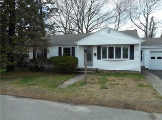 18 Sachem Rd, Riverside, RI 02915