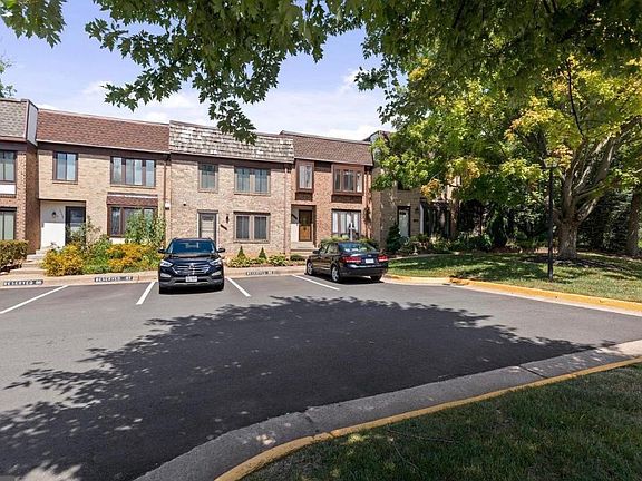 3rd image of 10254 Cherry Walk Ct