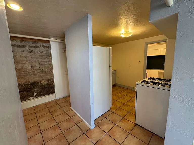 2873 W 2nd Ave — Photo 6