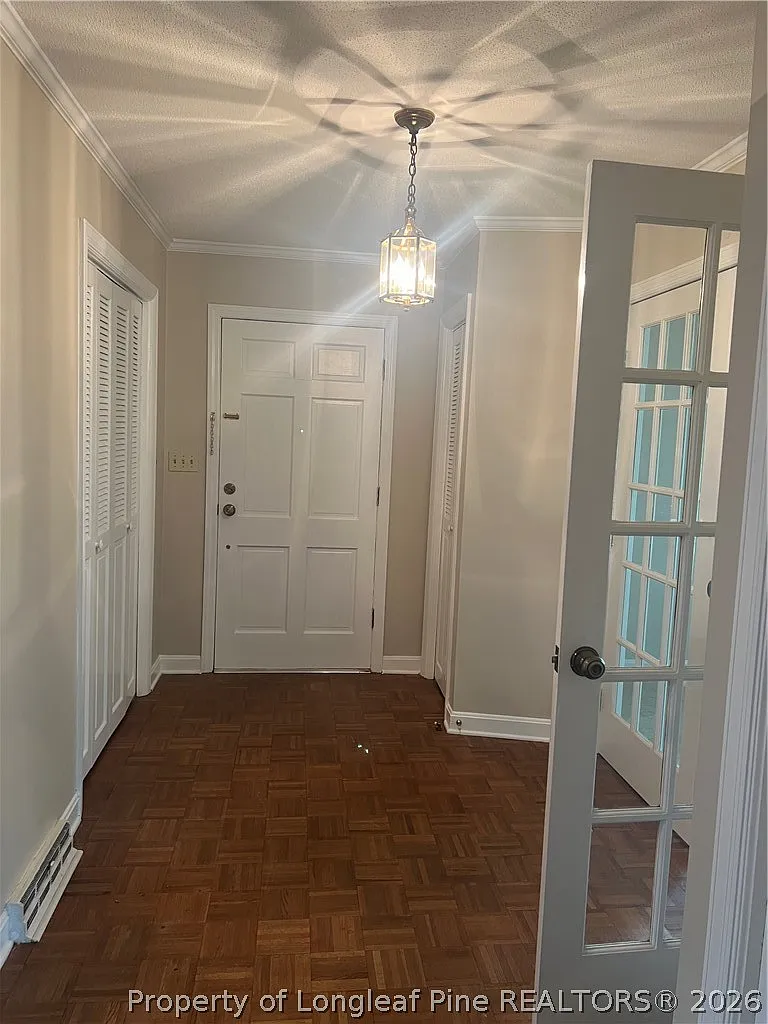3 bed, 2.0 bath, 1967 sqft, $1,795 — Photo 2