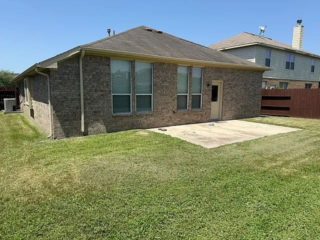 7921 Emerald Oak Dr — Photo 13