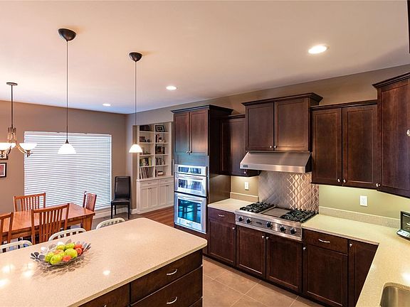 The island cabinets are all drawers!!
