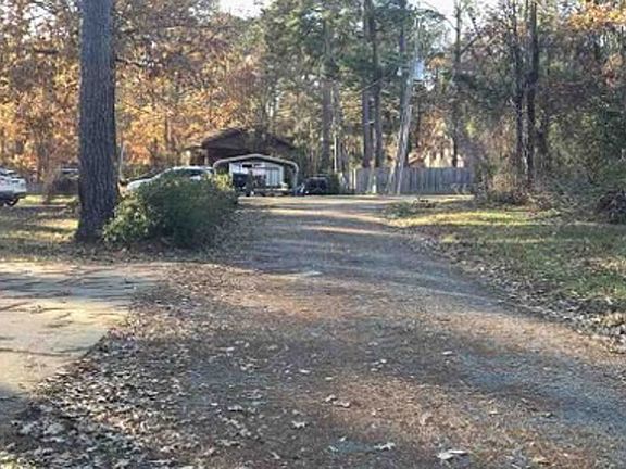 Exterior Neighborhood (street photo)