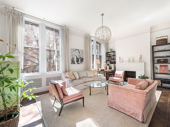 3rd image of 31 W 12th St #2
